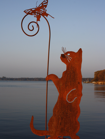 4eff3627f63d5ff2c0f3e636f624ee97 Gartenstecker Katze mit Schmetterling groß